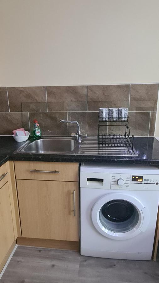 Entire 2 Bedroom Home/Flat In London, Central Line Exteriör bild